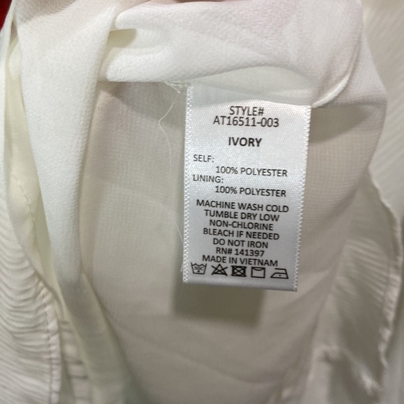 5 for $25 ASTR the Label v neck blouse long sleeve blouse white - Picture 6 of 8